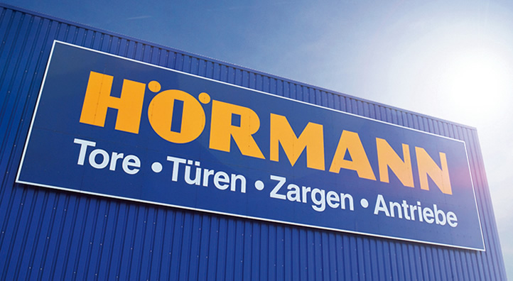 Hormann reclamebord met tekst Tore, Türen, Zargen en Antriebe