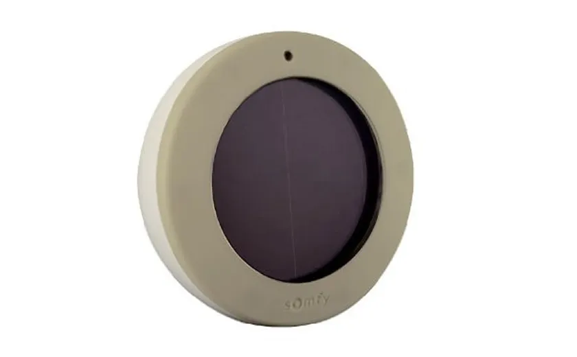Witte draadloze zonsensor Somfy Sunis BR RTS met donker venster